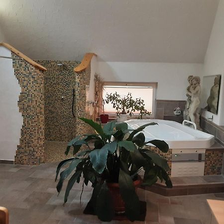 Hotel Gasthof Zur Krone Oberzent Extérieur photo